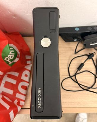Xbox 360 + Kinnect + controller + giochi