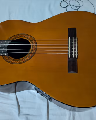 Chitarra classica elettrificata Yamaha CX40II