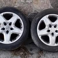 Cerchi in acciaio r 16 con copricerchi Opel