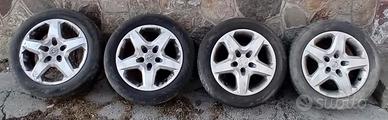 Cerchi in acciaio r 16 con copricerchi Opel