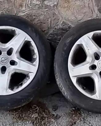 Cerchi in acciaio r 16 con copricerchi Opel