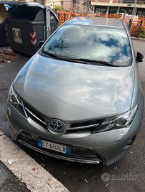 Toyota AURIS 1.8 hybrid LOUNGE