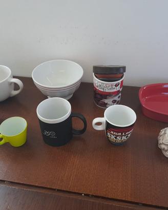 Set di 9 pezzi in ceramica: tazze e attrezzi per l