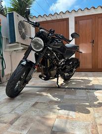 Husqvarna Svartpilen 125