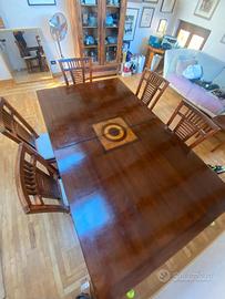 Tavolo in legno massiccio allungabile + sedie