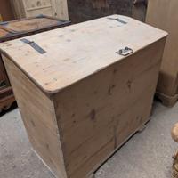 Madia dispensa arte povera in abete