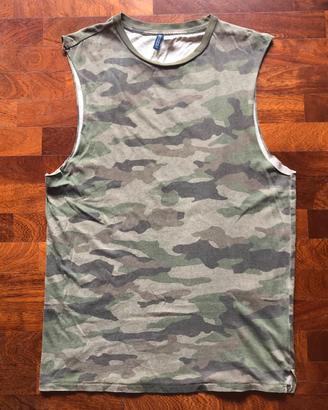 H&M Divided sleeveless camo t-shirt M