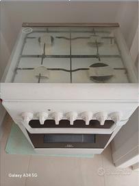 Cucina elettrica a libera installazione Indesit