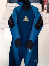 muta subaquea semiermetica