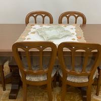 Tavolo vintage con 6 Sedie in Noce