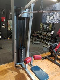 Lat Machine Life fitness 