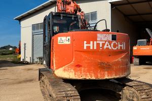 HITACHI  ZAXIS 135