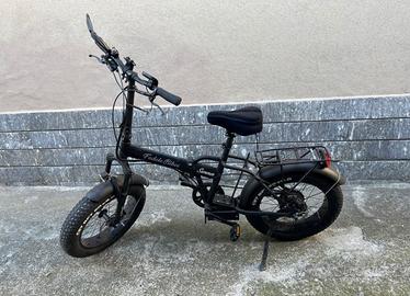 Bici elettrica con pedalata assistita pieghevole