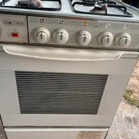 Cucina gas+piastra elettrica+ forno