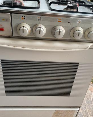Cucina gas+piastra elettrica+ forno