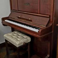 Pianoforte verticale svizzero del 1920