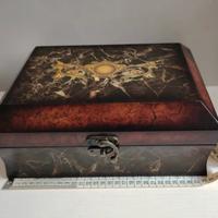 Scatola in legno. 28x20x12,5cm. NO SPEDIZIONE