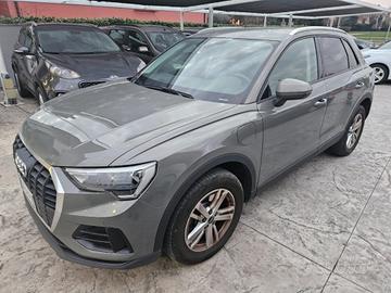 AUDI Q3 45 TFSI S tronic Business sport