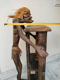 Colonna etnica intagliata a mano 