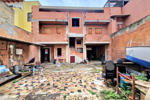 Palazzina su tre livelli a Quartu Sant'Elena