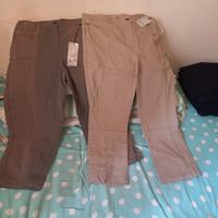 Due pantaloni estivi da donna 