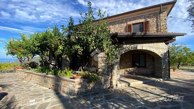 CASA INDIPENDENTE A CASTELLABATE