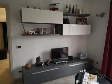 Salotto con mobile tv e madia