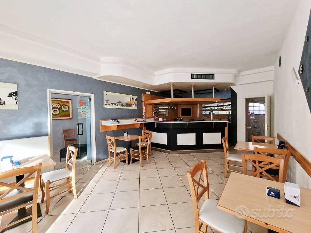 Attività / Licenza di 56 m² con 2 locali a Bolzano