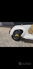 Vespa 50 special elaborata con pezzi originali