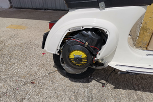 Vespa 50 special elaborata con pezzi originali