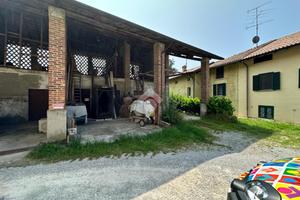 RUSTICO A CASTELLO DI BRIANZA