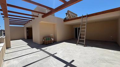 Rifinito ultimo piano con terrazza a livello