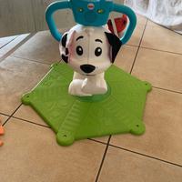 Cagnolino salta e gioca