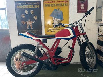 Moto honda hrc flat track cafe racer dominator
