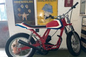 Moto honda hrc flat track cafe racer dominator