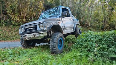 Suzuki Samurai 