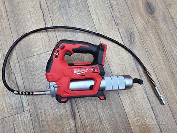 PISTOLA INGRASSATRICE MILWAUKEE M18GG-201