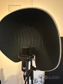 asta a giraffa con cupola con schermo isolante