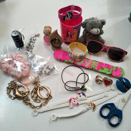 box collana, bracciali, peluche ecc 