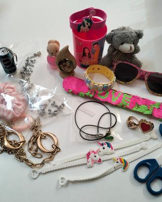 box collana, bracciali, peluche ecc 