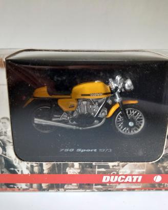 modellino esposizione Ducati 