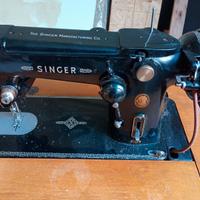 Macchina da cucire Singer con mobile