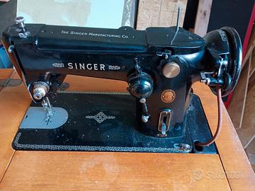 Macchina da cucire Singer con mobile