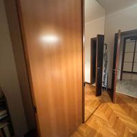 Armadio ante scorrevoli a specchio - divano letto