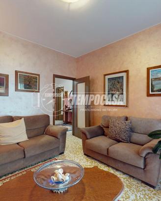 Quattrolocali ristrutturato con balcone e cantina
