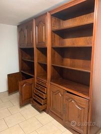 Libreria a parete in legno massello in ciliegio 