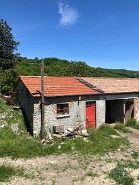 Rustico / Casale di 120 m² con 4 locali a Varsi