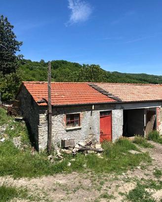 Rustico / Casale di 120 m² con 4 locali a Varsi