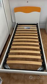 Letto singolo con doghe in legno (no materasso)