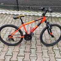 Bicicletta B Twin Rockrider 500 (24")